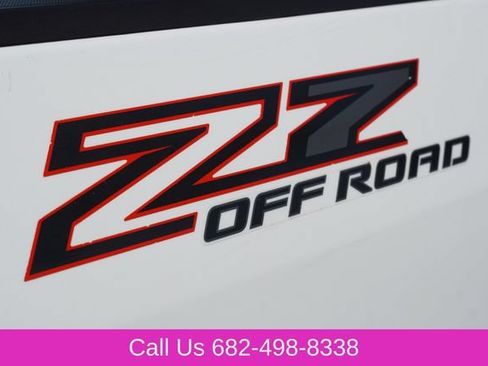 Used 2022 Chevrolet Colorado Z71 AWD/4WD image 6