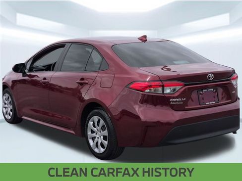 Used 2023 Toyota Corolla LE image 3
