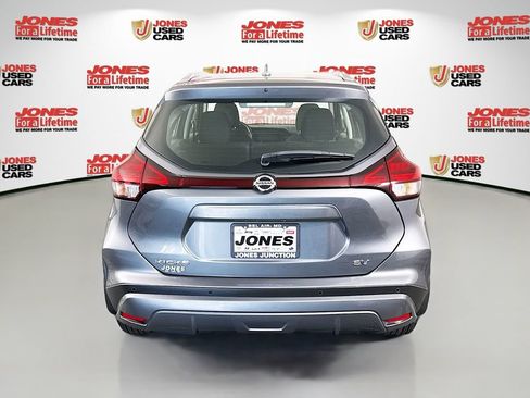 Certified 2021 Nissan Kicks SV FWD image 14