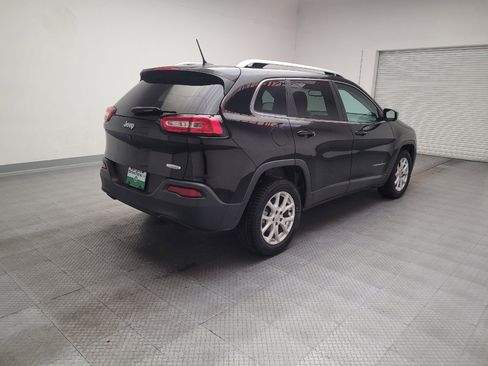 Used 2018 Jeep Cherokee Latitude image 9