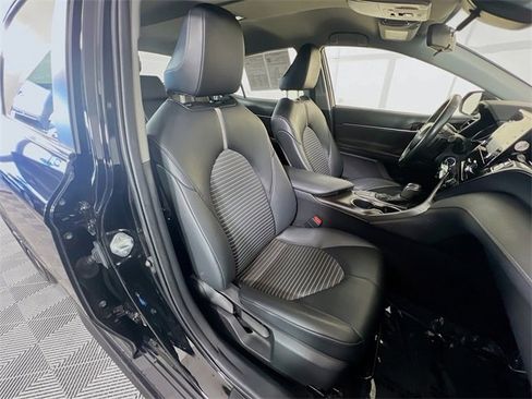 Used 2023 Toyota Camry SE image 29