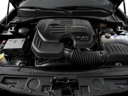 Used 2016 Chrysler 300 Limited w/ Driver Convenience Group image 16