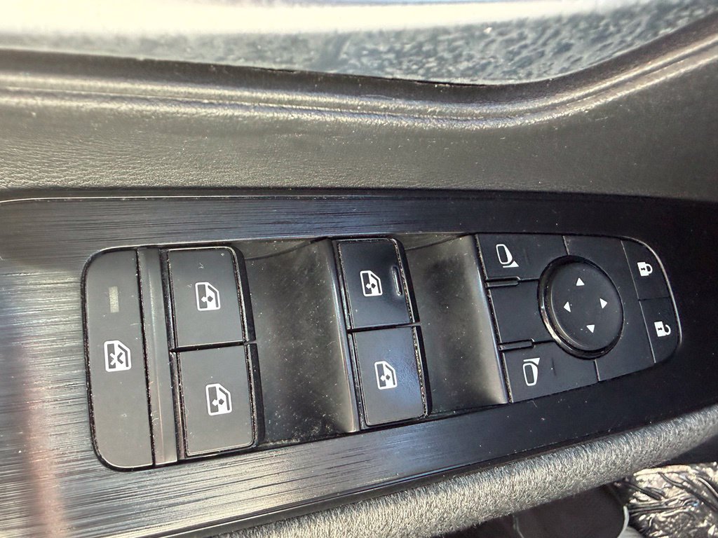 Used 2025 Nissan Kicks SV FWD image 48