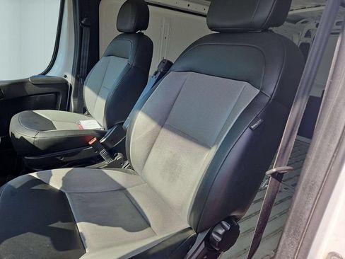 Used 2025 RAM ProMaster 2500 w/ Convenience Group FWD image 12