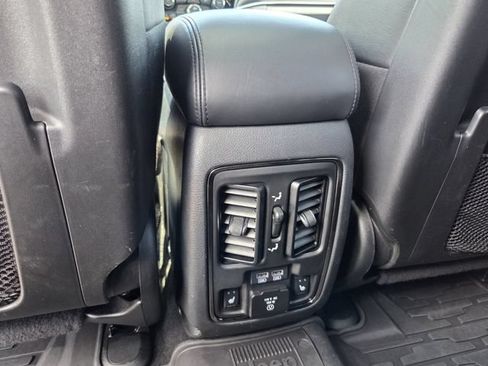 Used 2019 Jeep Grand Cherokee High Altitude AWD/4WD image 15