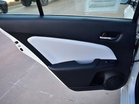 Used 2017 Toyota Prius Four Touring w/ Protection Package image 17