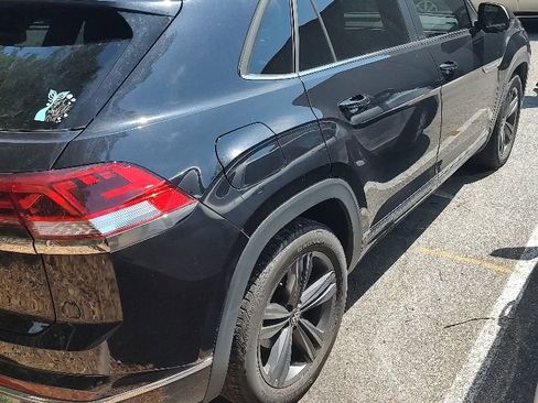 Used 2021 Volkswagen Atlas Cross Sport SE FWD image 3