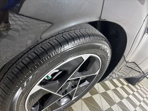Used 2025 Kia Soul EX FWD image 35
