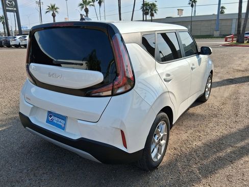 Used 2023 Kia Soul LX w/ LX Technology Package image 5