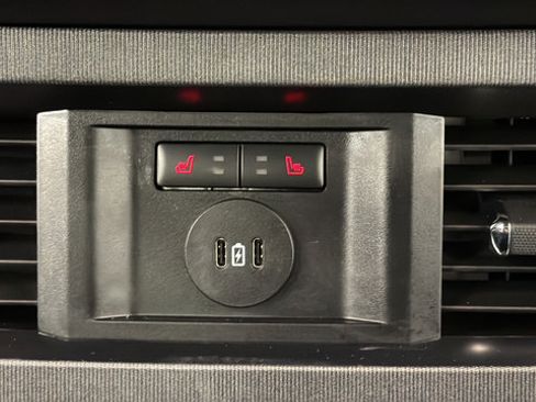 Used 2023 Ford F250 Platinum AWD/4WD image 38