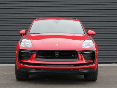 Used 2025 Porsche Macan image 6