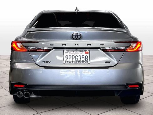 Used 2025 Toyota Camry SE FWD image 7