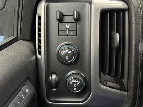 Used 2018 GMC Sierra 1500 SLT w/ Black Pack image 24