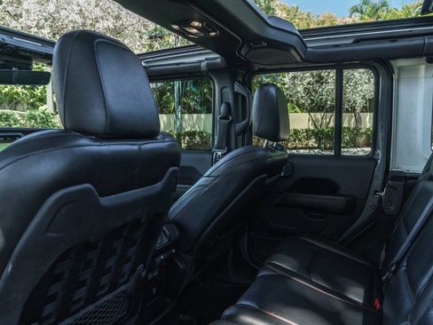 Used 2021 Jeep Wrangler Unlimited Rubicon AWD/4WD image 20