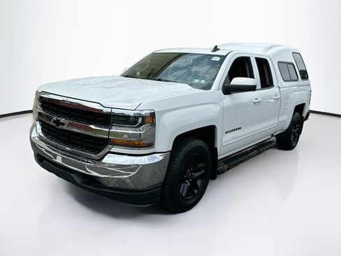 Used 2019 Chevrolet Silverado 1500 LT AWD/4WD image 3