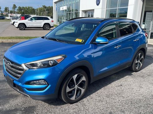 Used 2016 Hyundai Tucson Limited w/ Option Group 03 AWD/4WD image 3