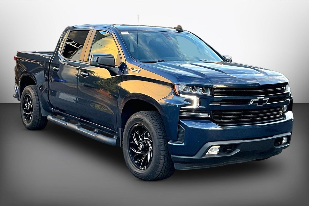 Used 2022 Chevrolet Silverado 1500 RST w/ Z71 Off-Road Package AWD/4WD image 2