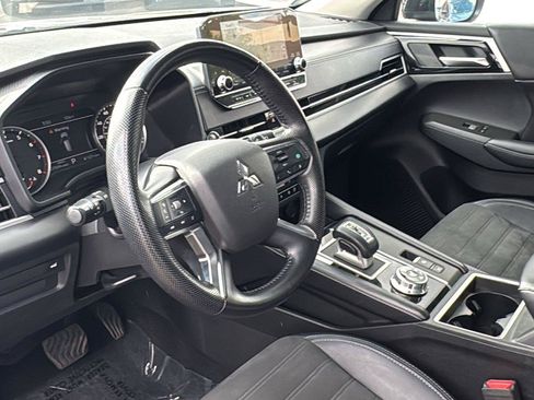 Used 2024 Mitsubishi Outlander SE AWD/4WD image 20