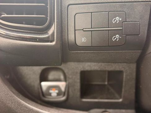 Used 2025 RAM ProMaster 2500 w/ Convenience Group FWD image 18