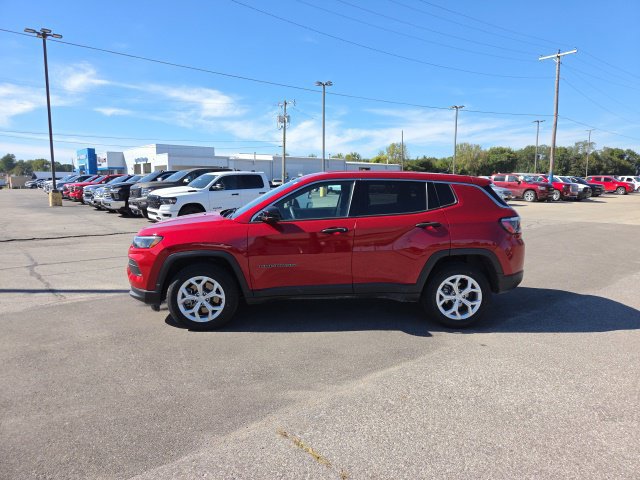 Used 2024 Jeep Compass Sport AWD/4WD image 10