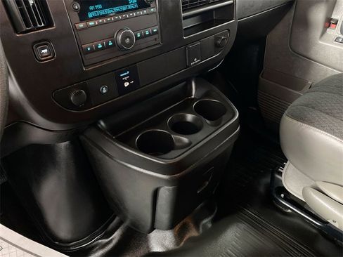 Used 2024 GMC Savana 2500 w/ Driver Convenience Package image 18