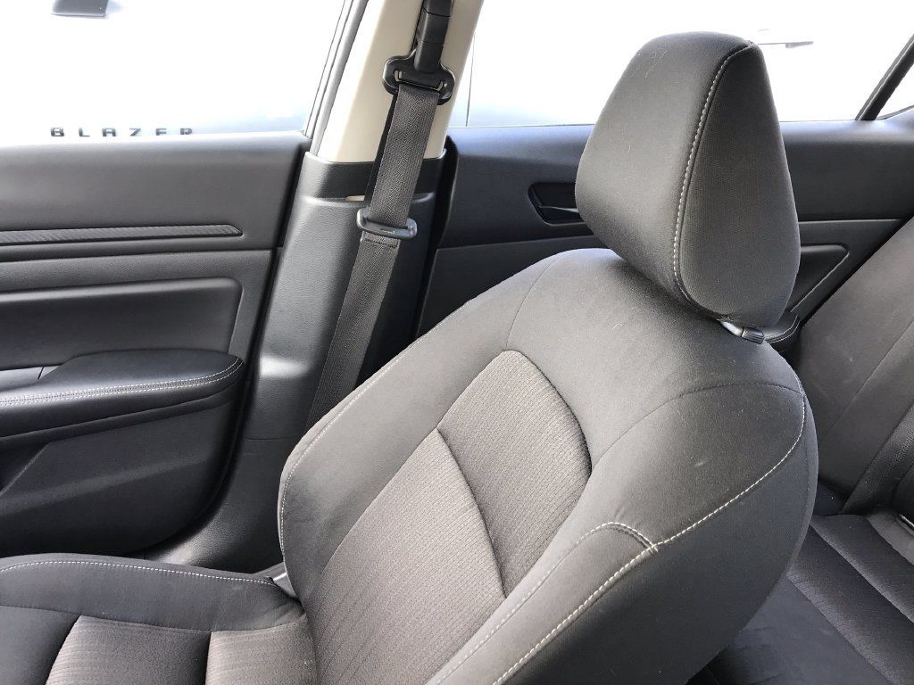 Used 2024 Nissan Altima 2.5 SV FWD image 22