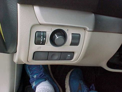 Used 2009 Subaru Legacy 2.5i Special Edition image 27