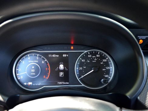 Used 2019 Nissan Kicks SV image 14