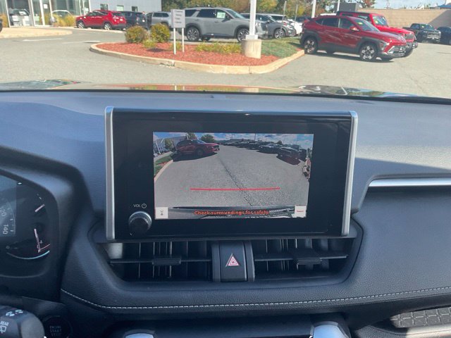 Used 2025 Toyota RAV4 XLE AWD/4WD image 17