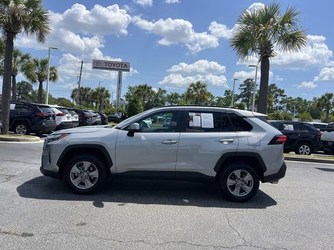 Used 2024 Toyota RAV4 XLE FWD image 7