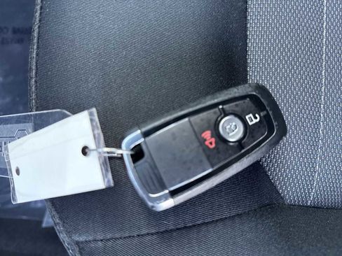 Used 2023 Ford Edge SE image 33