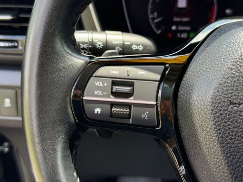 Used 2024 Honda Pilot Touring image 18