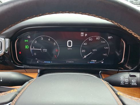Used 2024 Jeep Grand Wagoneer Series III w/ Rear Seat Video Group 1 AWD/4WD image 27