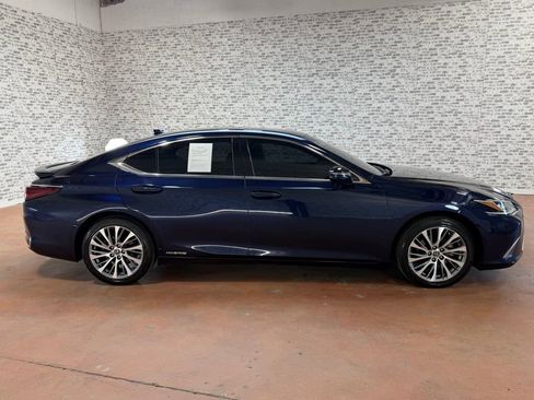 Used 2020 Lexus ES 300h w/ Premium Package image 6