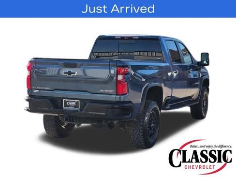 Used 2024 Chevrolet Silverado 2500 ZR2 w/ Technology Package image 25