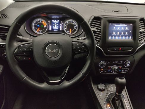Used 2019 Jeep Cherokee Latitude Plus AWD/4WD image 22