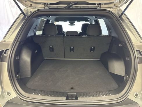 Certified 2025 Chevrolet Equinox LT FWD image 24