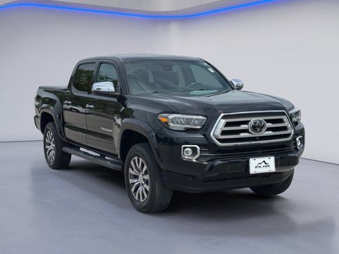 Used 2022 Toyota Tacoma Limited AWD/4WD image 5