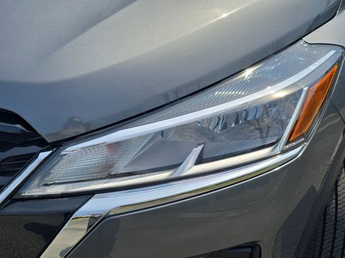 Certified 2025 Nissan Kicks Play S image 28