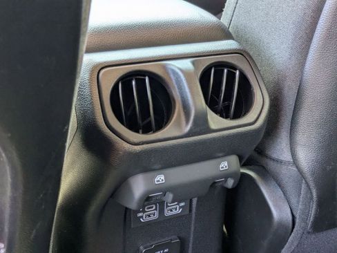 Used 2025 Jeep Wrangler Unlimited Rubicon AWD/4WD image 26