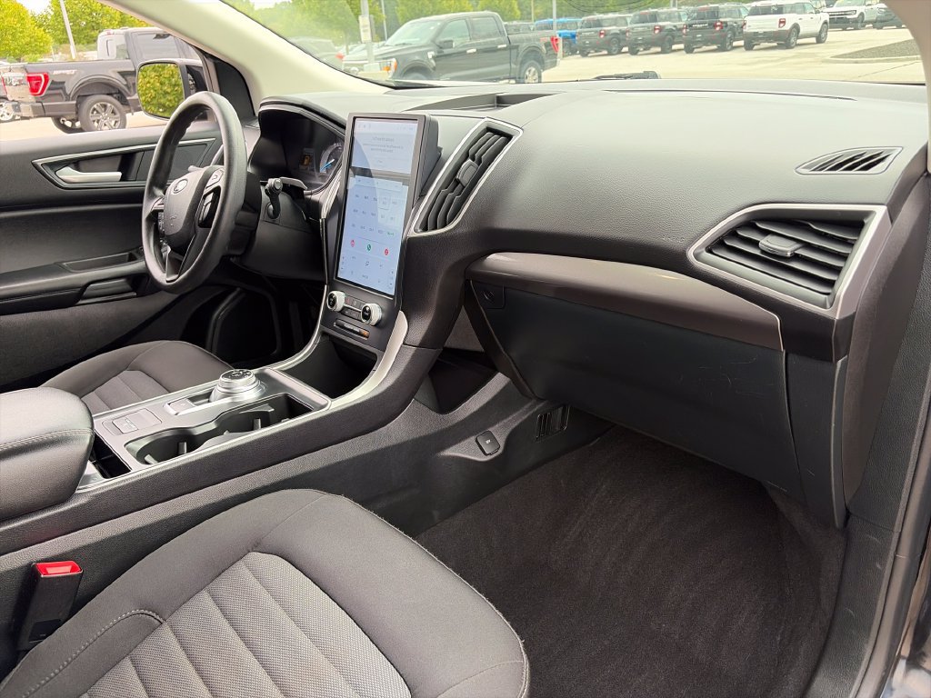 Used 2024 Ford Edge SE w/ Black Appearance Package AWD/4WD image 10