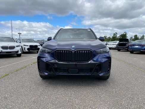 New 2026 BMW X5 xDrive40i w/ M Sport Package AWD/4WD image 2