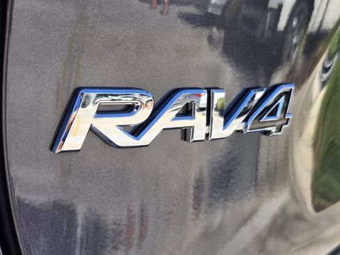 Used 2025 Toyota RAV4 XLE w/ Convenience Package FWD image 14