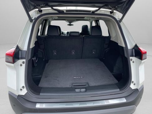 Used 2023 Nissan Rogue SV w/ SV Premium B Package image 15