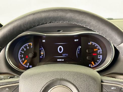 Used 2018 Jeep Grand Cherokee Limited image 10