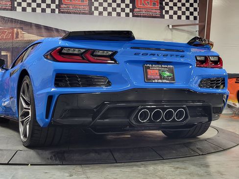 Used 2023 Chevrolet Corvette Z06 w/ Engine Appearance Package image 8