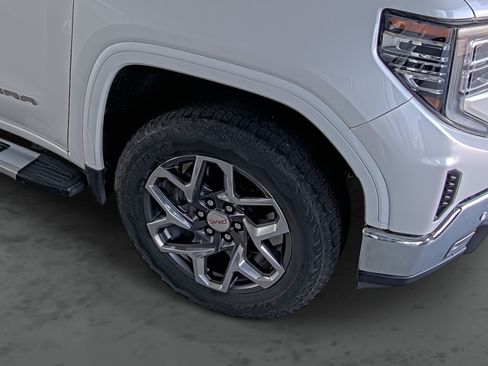 Used 2024 GMC Sierra 1500 SLT w/ SLT Premium Plus Package AWD/4WD image 16