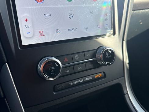 Used 2024 Ford Edge SEL w/ Convenience Package image 36