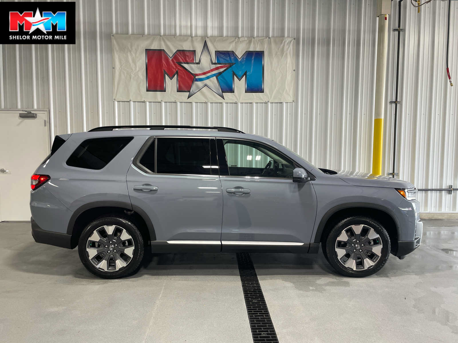 New 2026 Honda Pilot Touring image 1