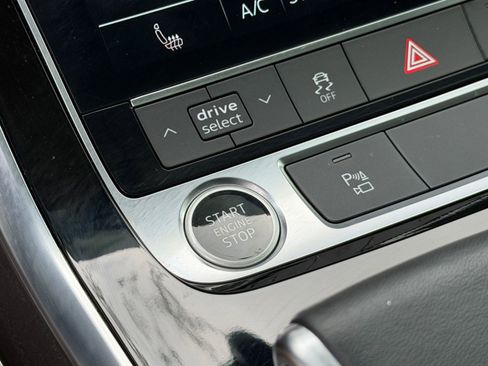 Used 2023 Audi Q7 2.0T Premium w/ Convenience Package image 18